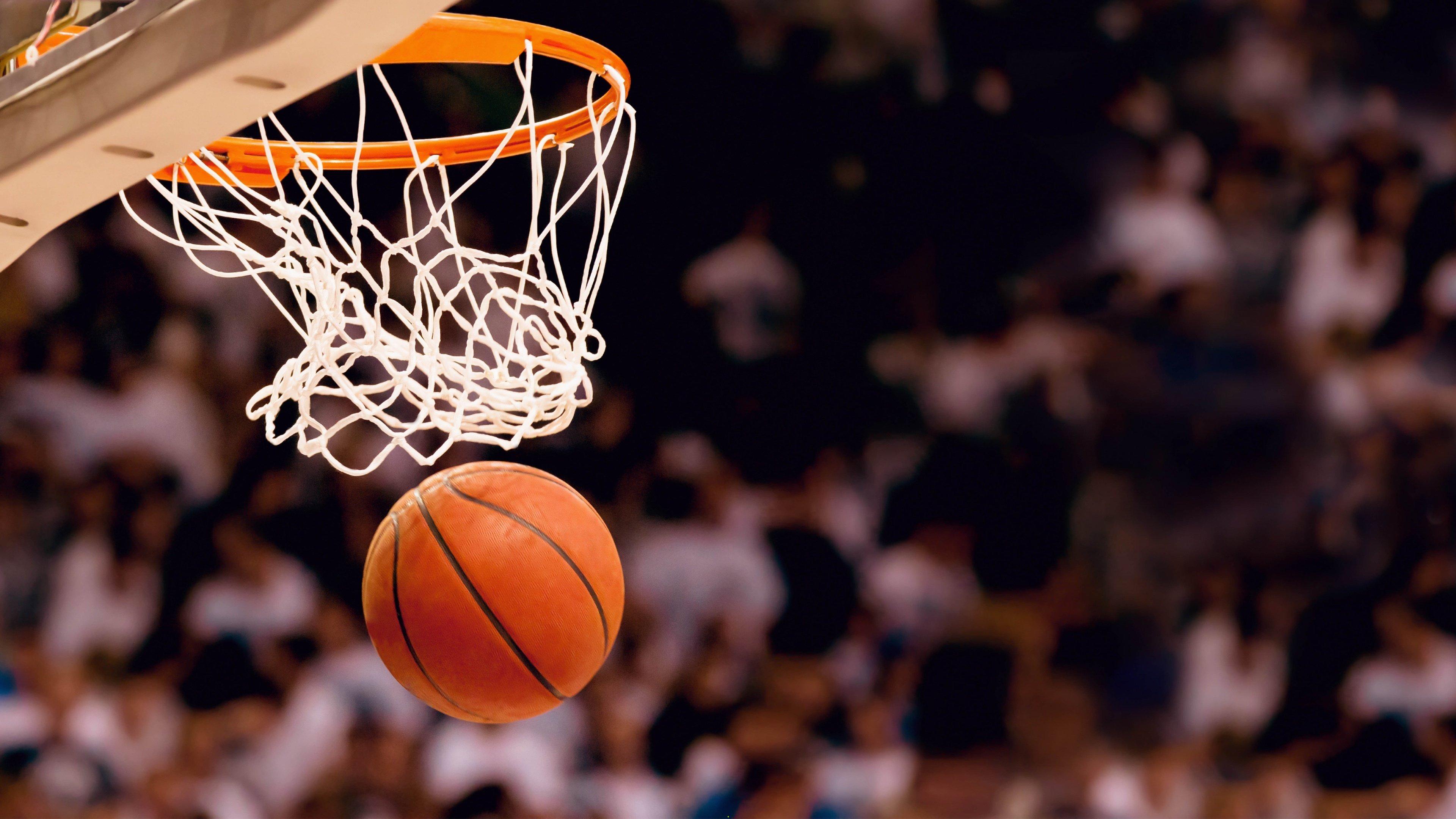 NBA季后赛激战正酣 东西部豪强上演巅峰对决