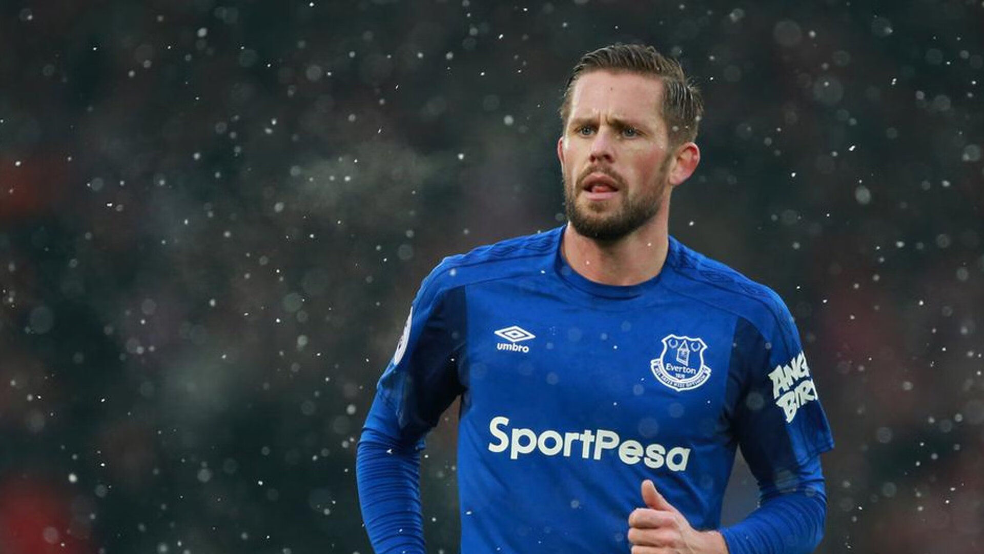 田径世锦赛震撼之夜，23岁新星打破尘封15年世界纪录