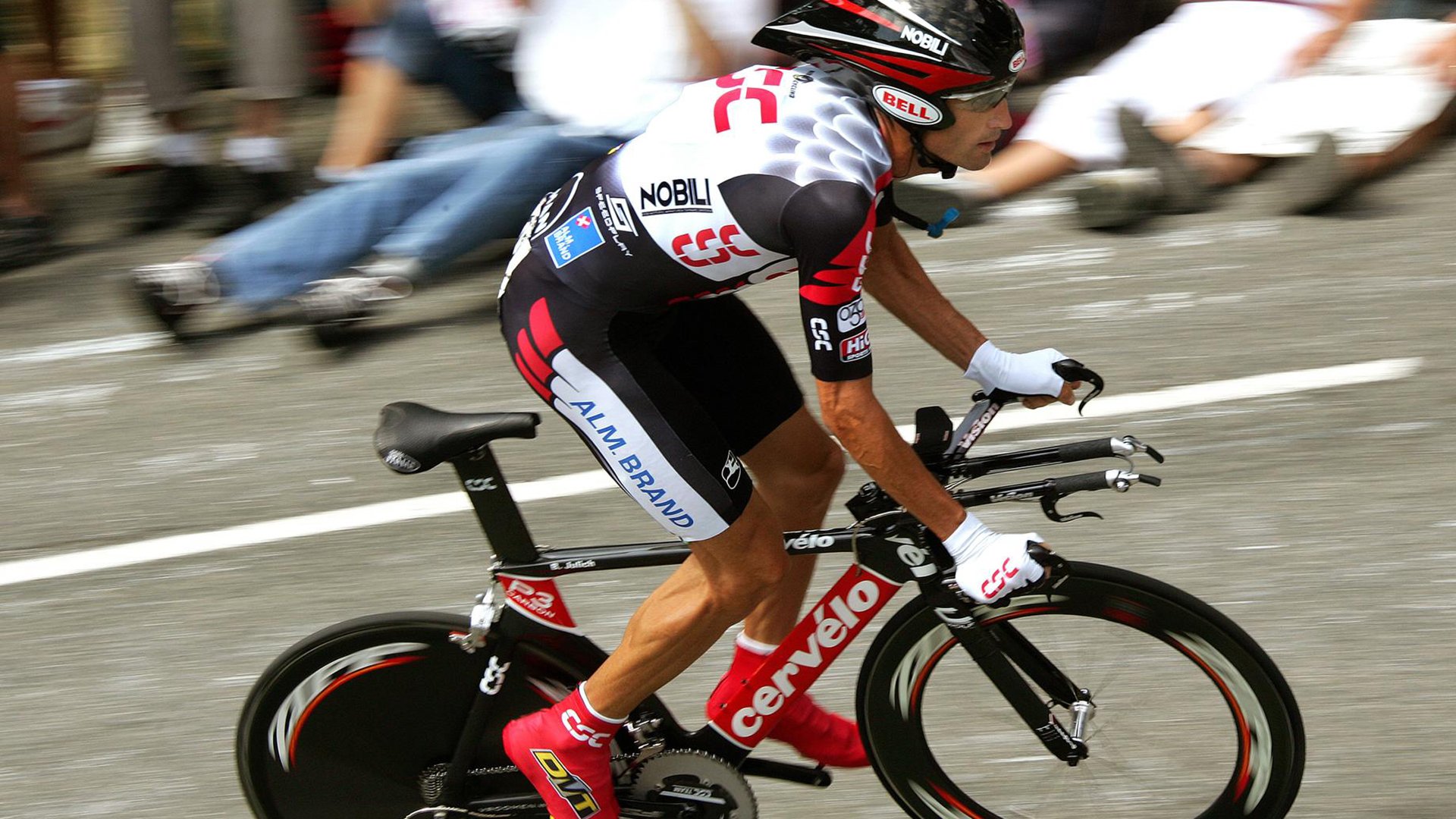 中超联赛第15轮，上海海港绝杀北京国安，继续领跑积分榜